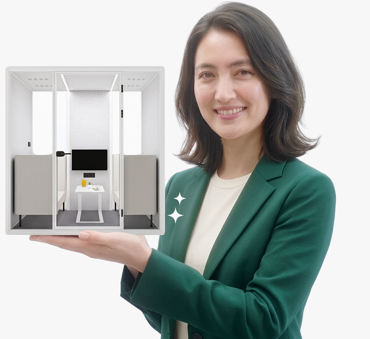 手の上にアイ・スペースを乗せた４０代女性タレント